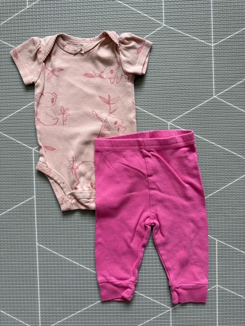 Carters|Baby girl blush Pink Bodysuit in Koala print & Bright Pink Leggings Set•